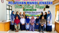 Ibu-Ibu Desa Tebing Tinggi Antusias Ikuti Pelatihan Mandi Jenazah, Hadirkan Narasumber Samsuri, S.Q